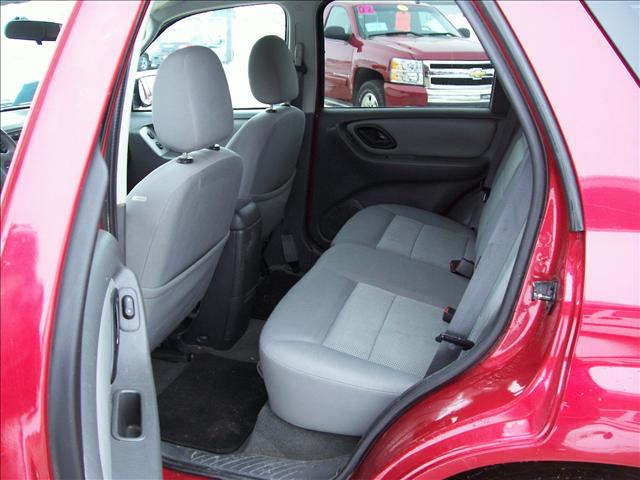 2005 Ford Escape ESi