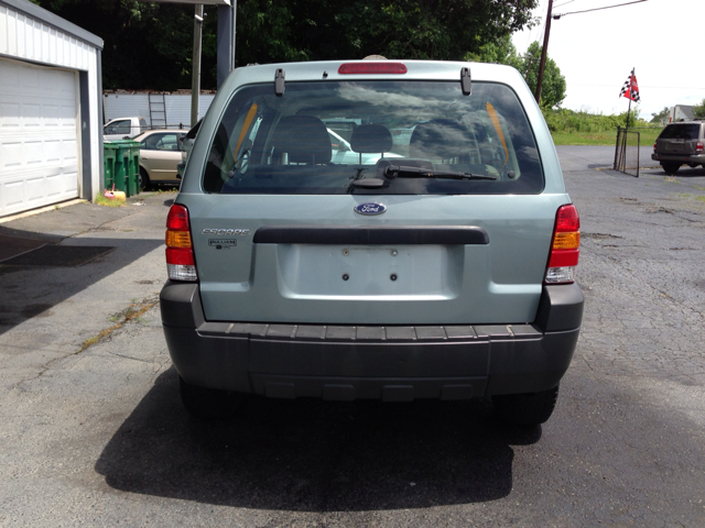 2005 Ford Escape Reg Cab 159.5 WB C5B