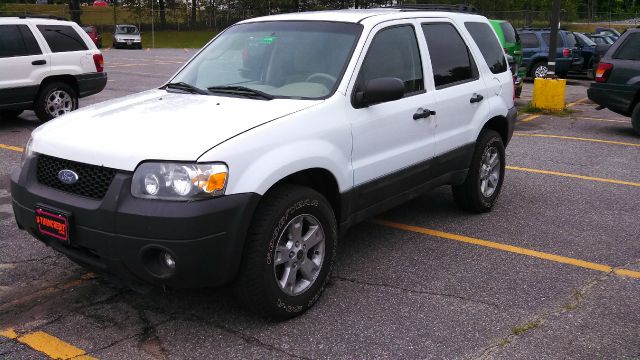 2005 Ford Escape SL 4x4 Regular Cab