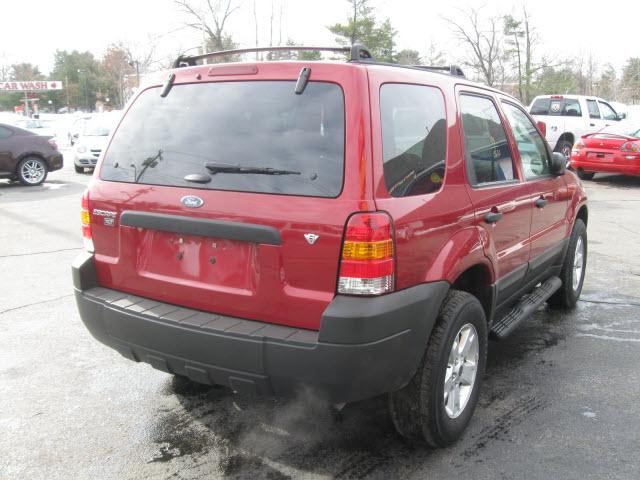 2005 Ford Escape ESi