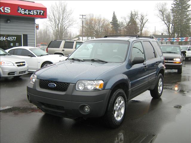 2005 Ford Escape ESi