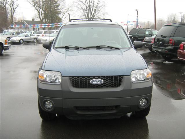 2005 Ford Escape ESi