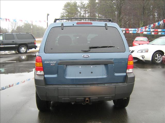 2005 Ford Escape ESi