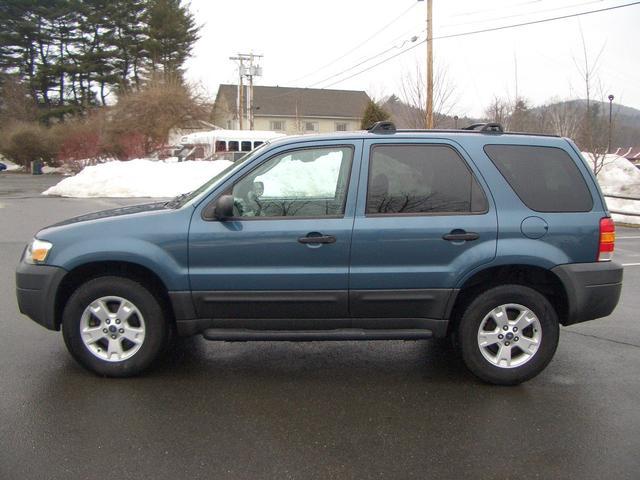 2005 Ford Escape 15