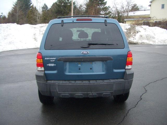 2005 Ford Escape 15