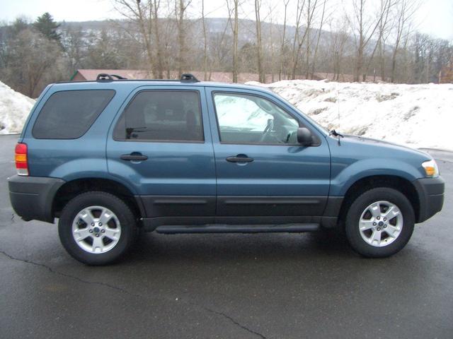 2005 Ford Escape 15