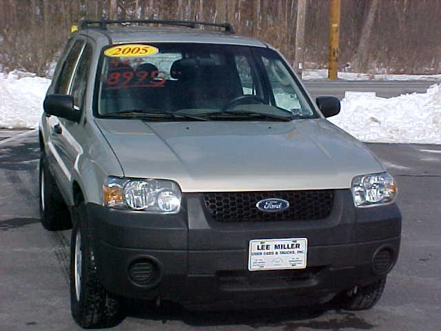 2005 Ford Escape XLS