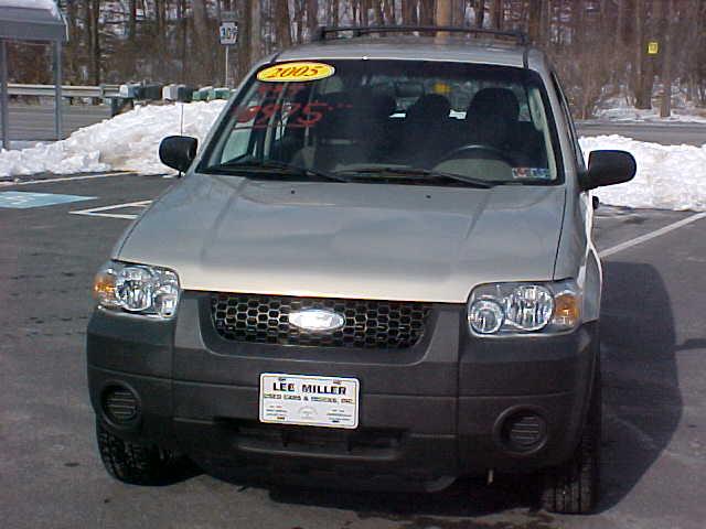 2005 Ford Escape XLS