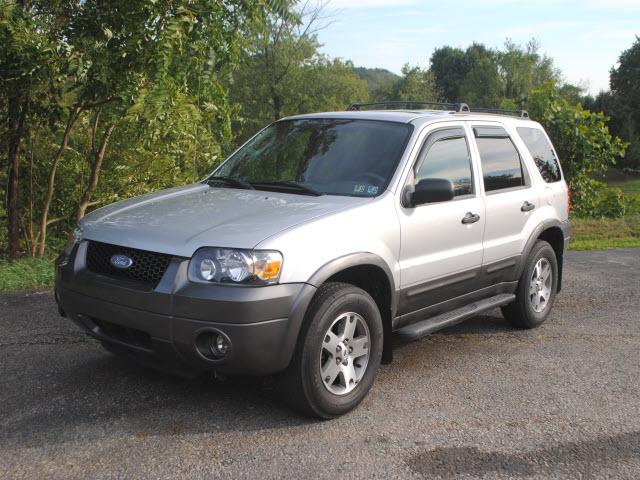 2005 Ford Escape ESi