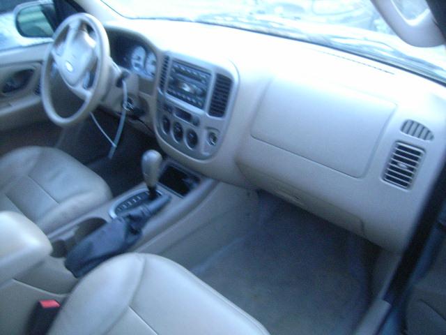 2005 Ford Escape ESi