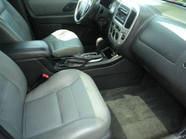 2005 Ford Escape 15