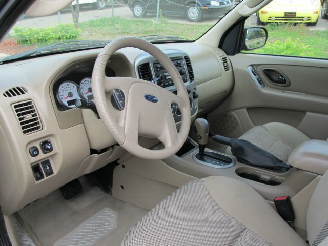 2005 Ford Escape SL 4x4 Regular Cab