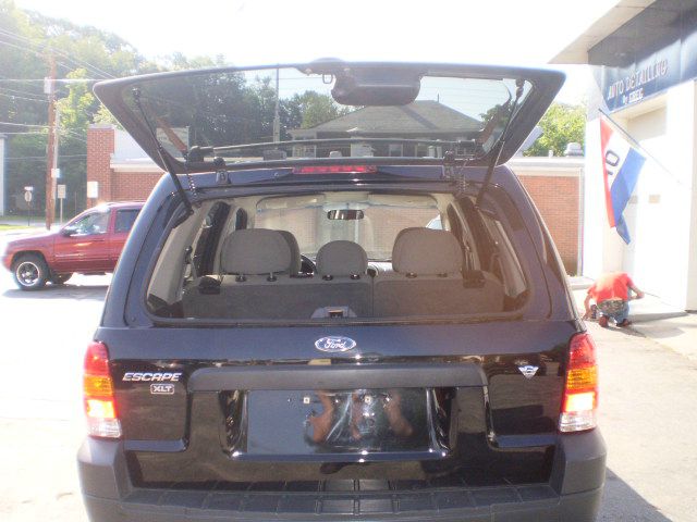 2005 Ford Escape 15