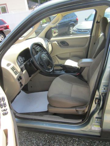 2005 Ford Escape Reg Cab 159.5 WB C5B