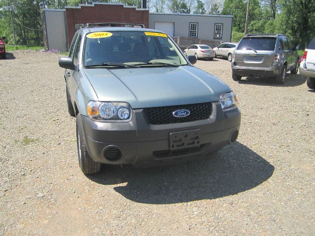 2005 Ford Escape Reg Cab 159.5 WB C5B