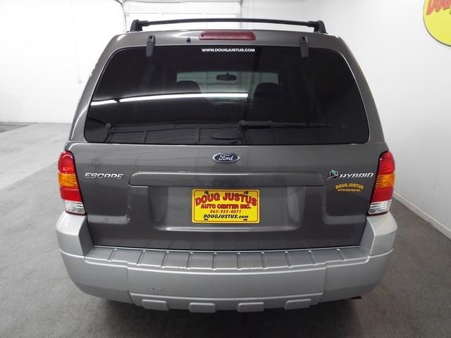 2005 Ford Escape ESi