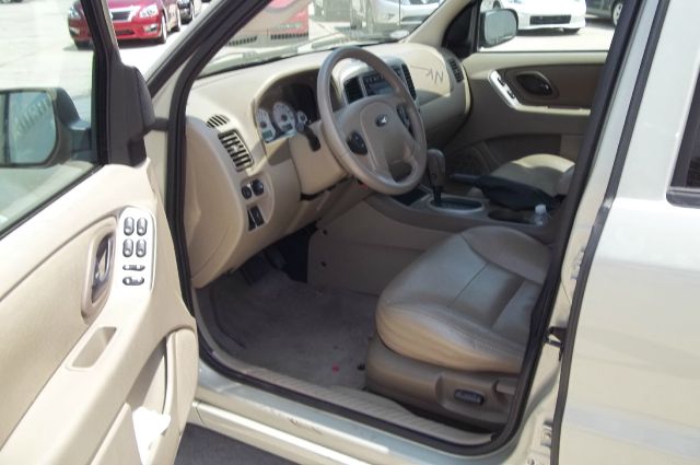 2005 Ford Escape Super