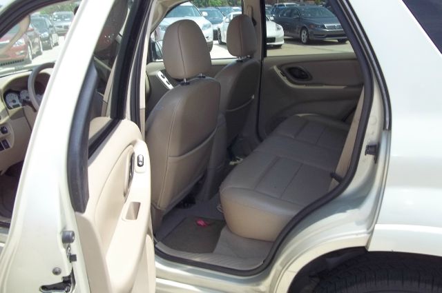 2005 Ford Escape Super