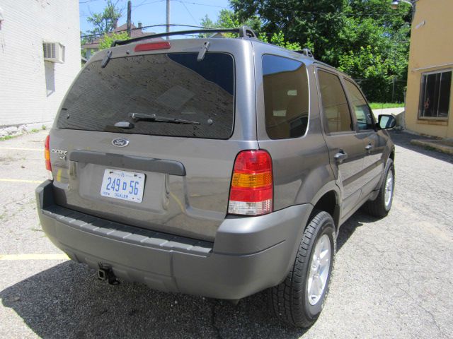 2005 Ford Escape SL 4x4 Regular Cab