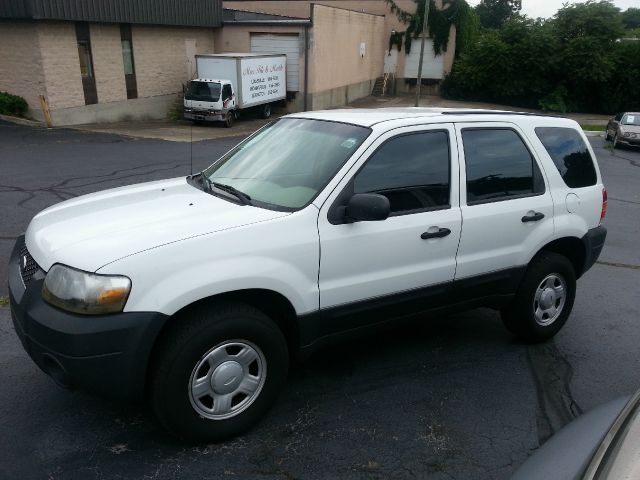 2005 Ford Escape Reg Cab 159.5 WB C5B