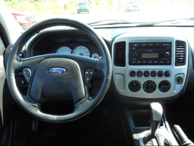 2005 Ford Escape SLT 25