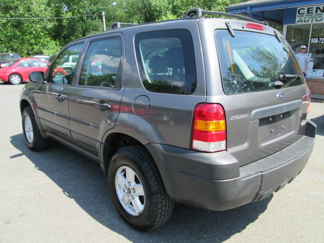 2005 Ford Escape Reg Cab 159.5 WB C5B