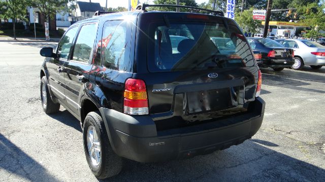 2005 Ford Escape XLS