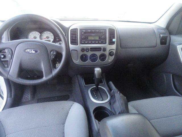 2005 Ford Escape SL 4x4 Regular Cab