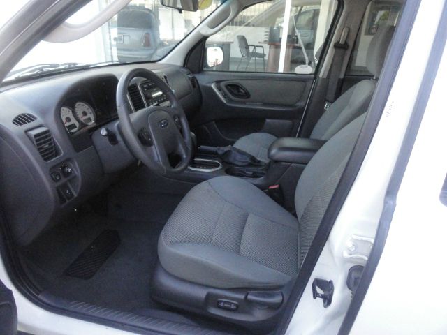 2005 Ford Escape SL 4x4 Regular Cab