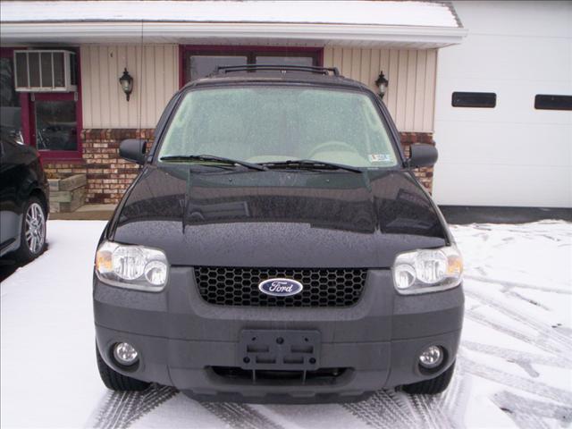 2005 Ford Escape ESi