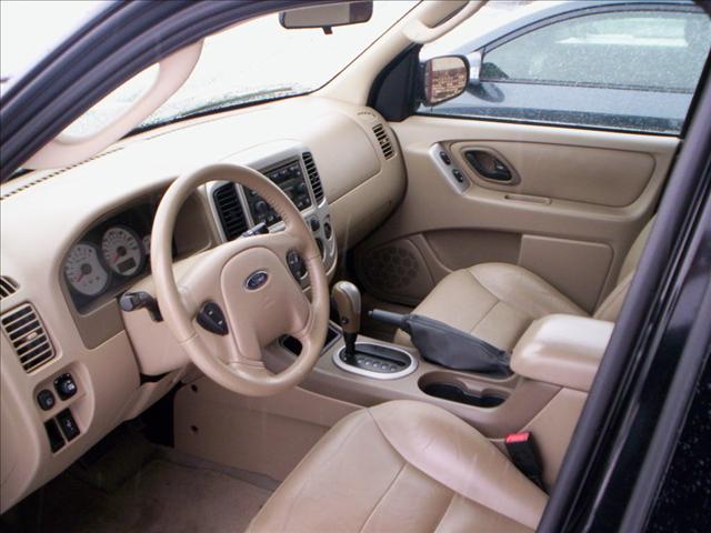 2005 Ford Escape ESi