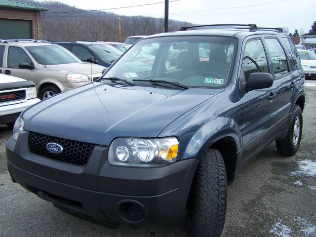 2005 Ford Escape XLS