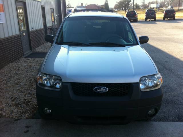 2005 Ford Escape ESi