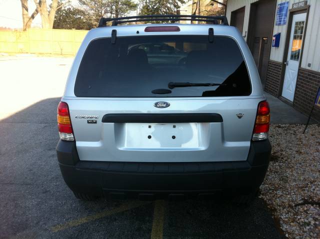 2005 Ford Escape ESi