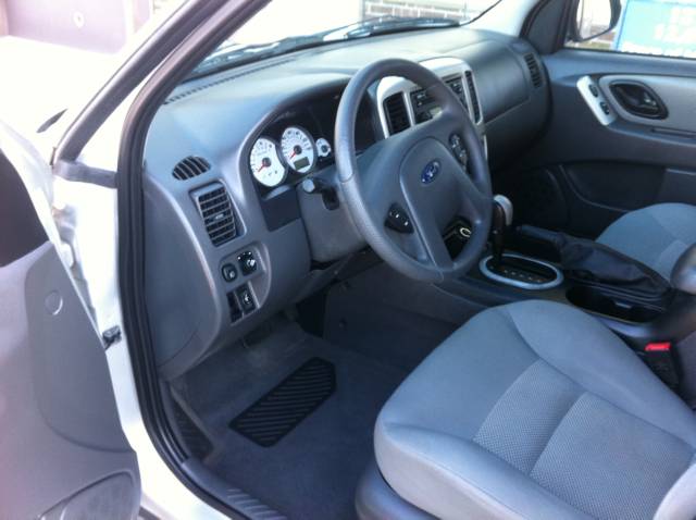 2005 Ford Escape ESi