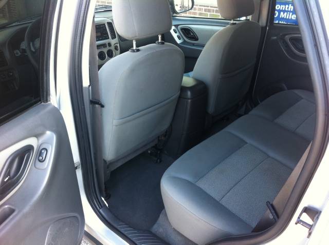 2005 Ford Escape ESi