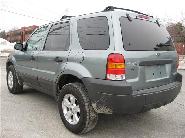 2005 Ford Escape ESi