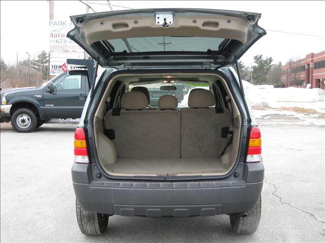 2005 Ford Escape ESi