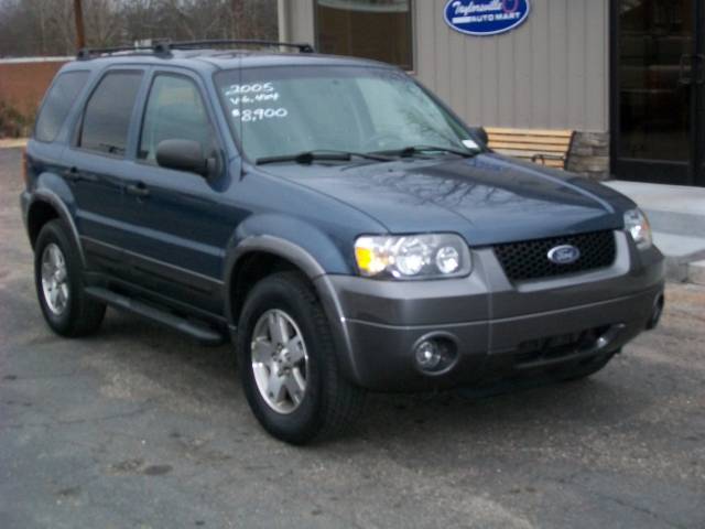 2005 Ford Escape ESi