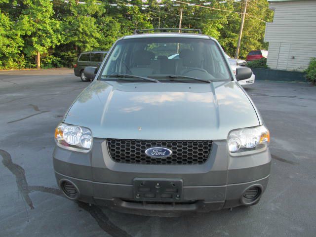 2005 Ford Escape Reg Cab 159.5 WB C5B