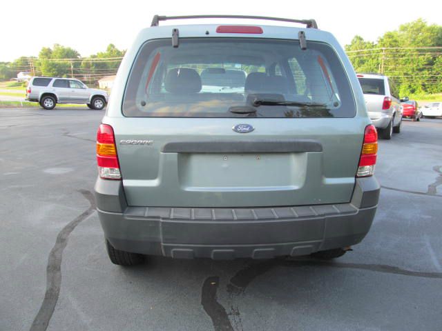 2005 Ford Escape Reg Cab 159.5 WB C5B