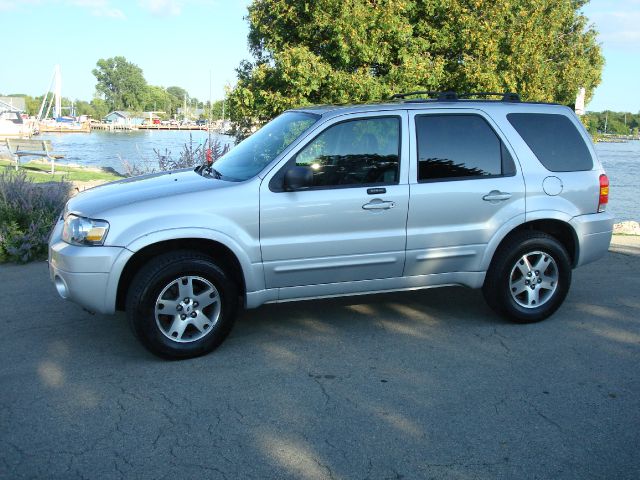 2005 Ford Escape Super