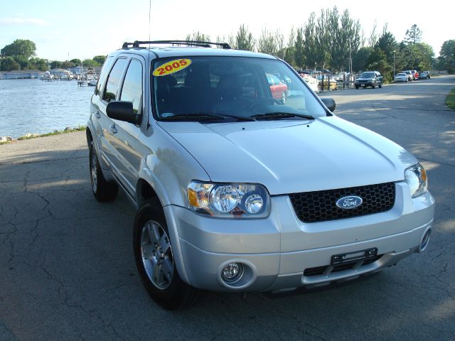 2005 Ford Escape Super