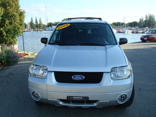 2005 Ford Escape Super