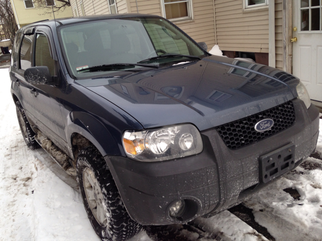 2005 Ford Escape SL 4x4 Regular Cab