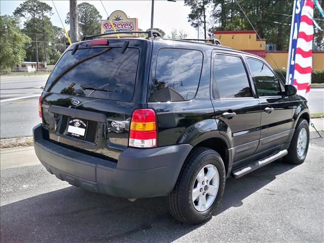 2005 Ford Escape ESi