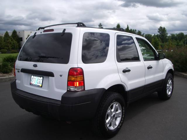 2005 Ford Escape ESi