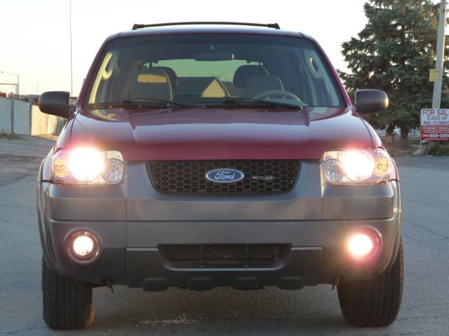 2005 Ford Escape ESi