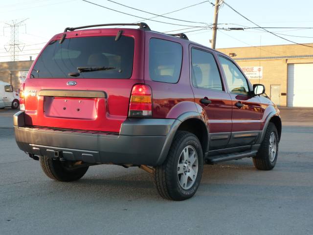 2005 Ford Escape ESi