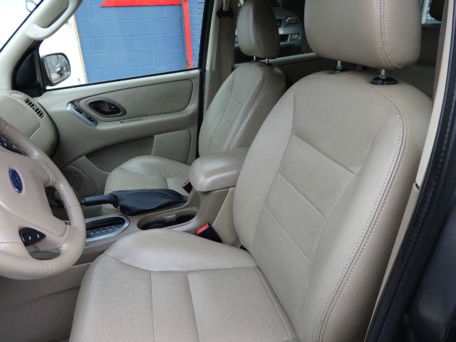 2005 Ford Escape Super